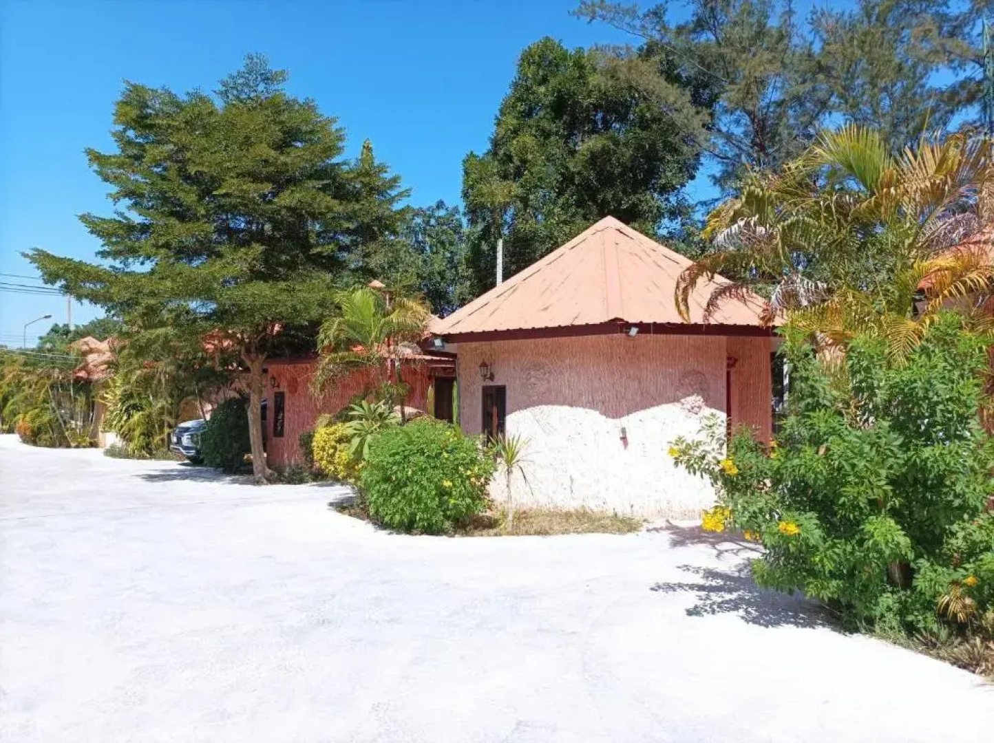 Vimanmek Hotel and Resort