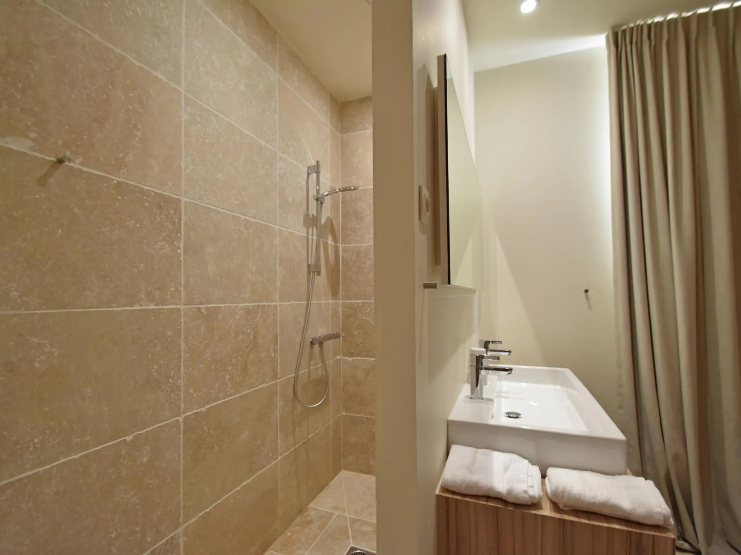 Lavish Apartment in Villesèque-des-Corbières with Terrace