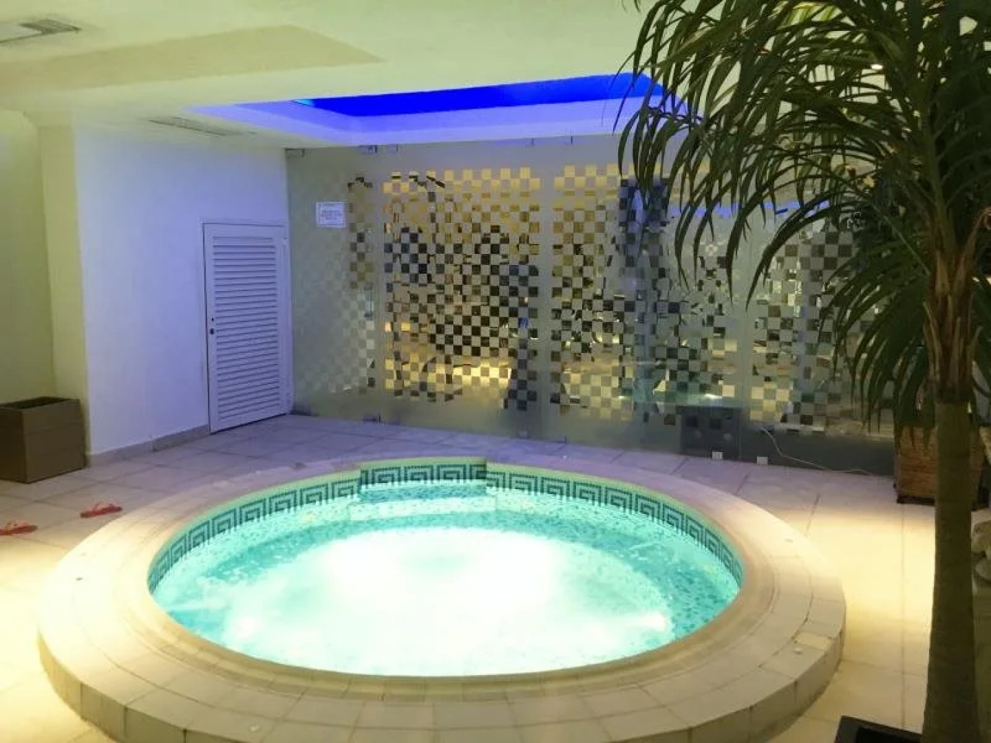 Mirage Suites Hotel - Family Only