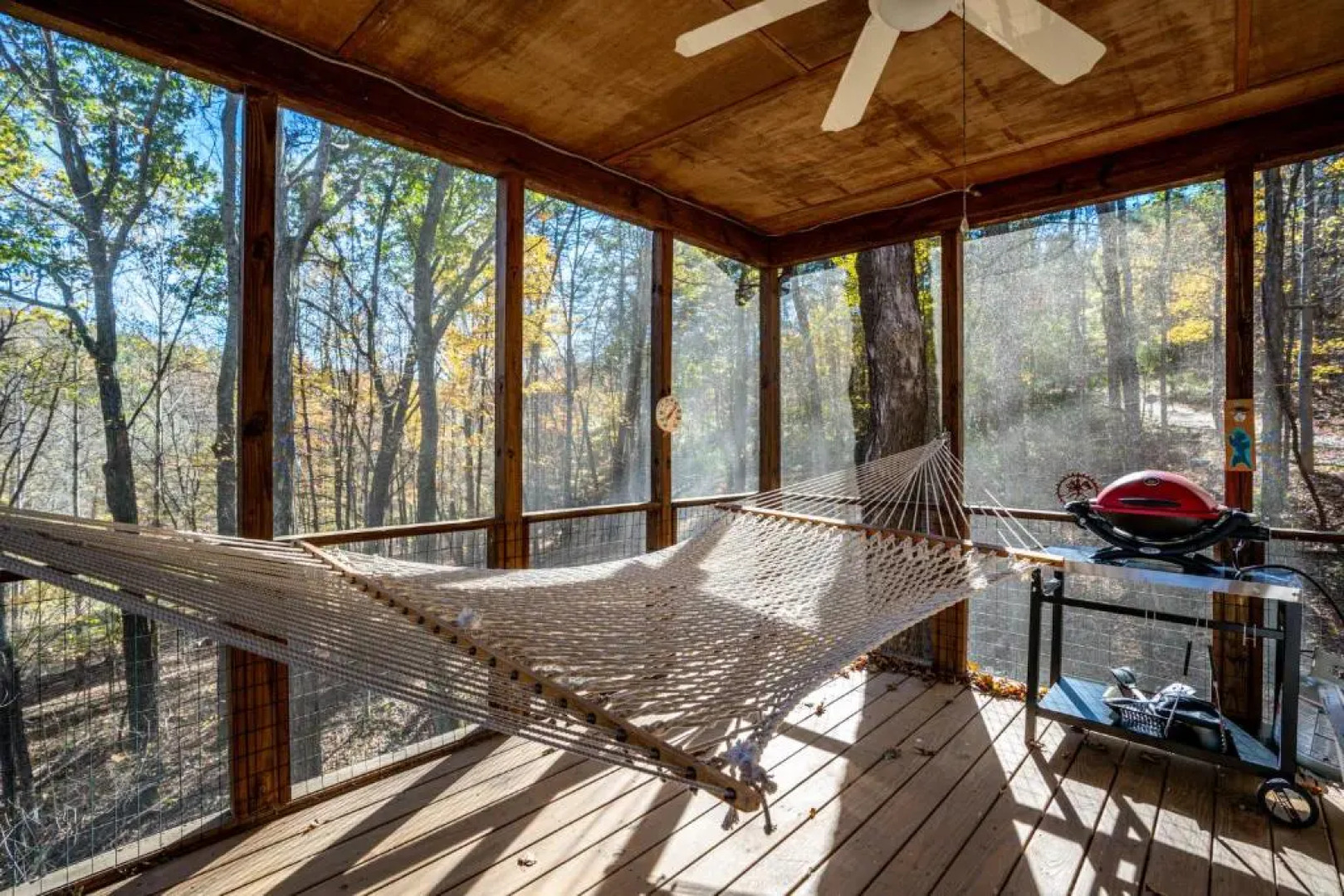 Private Creek, Hot Tub, Huge Deck at Chalet Cabin