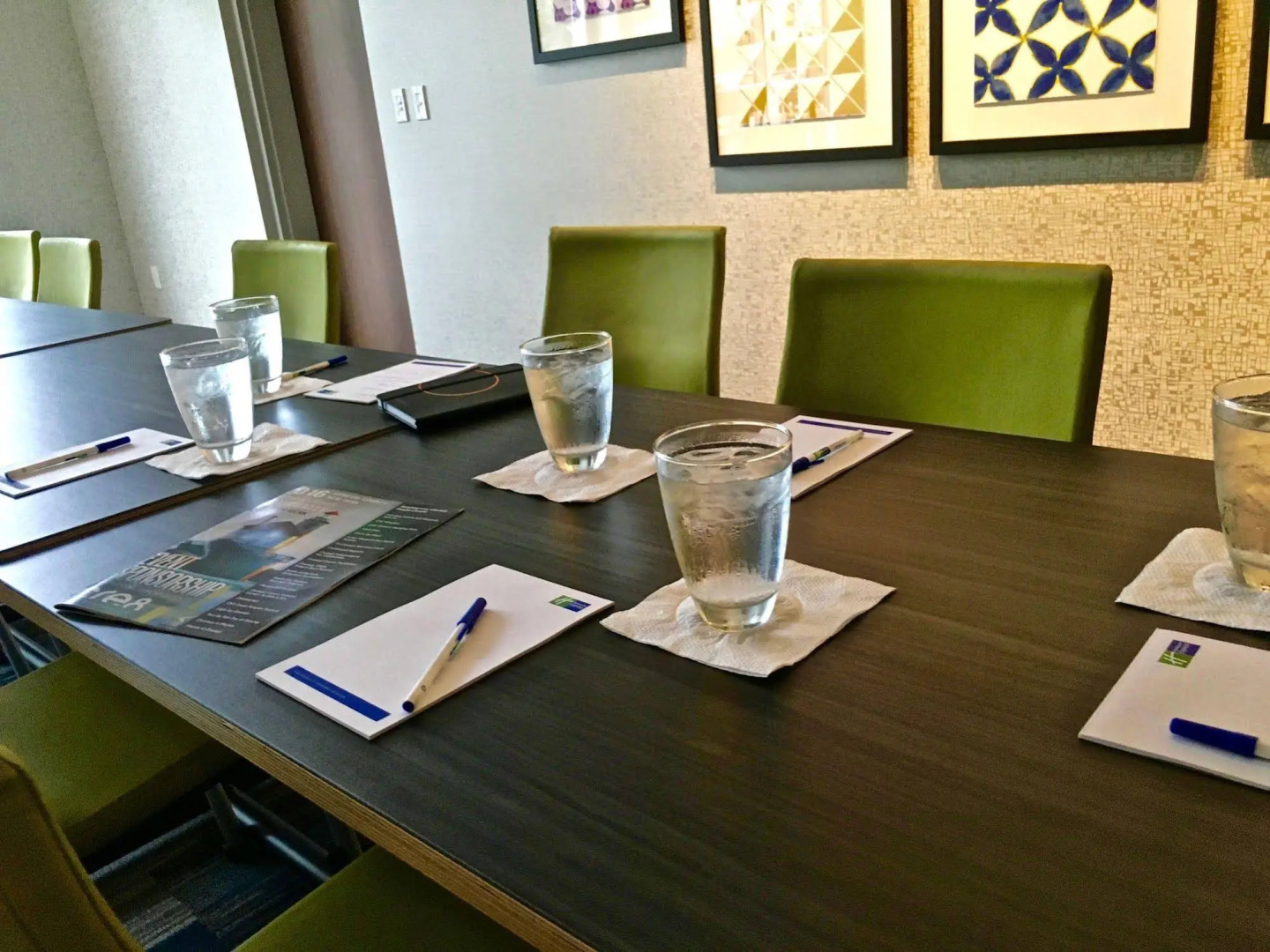 Holiday Inn Express & Suites Oswego by IHG