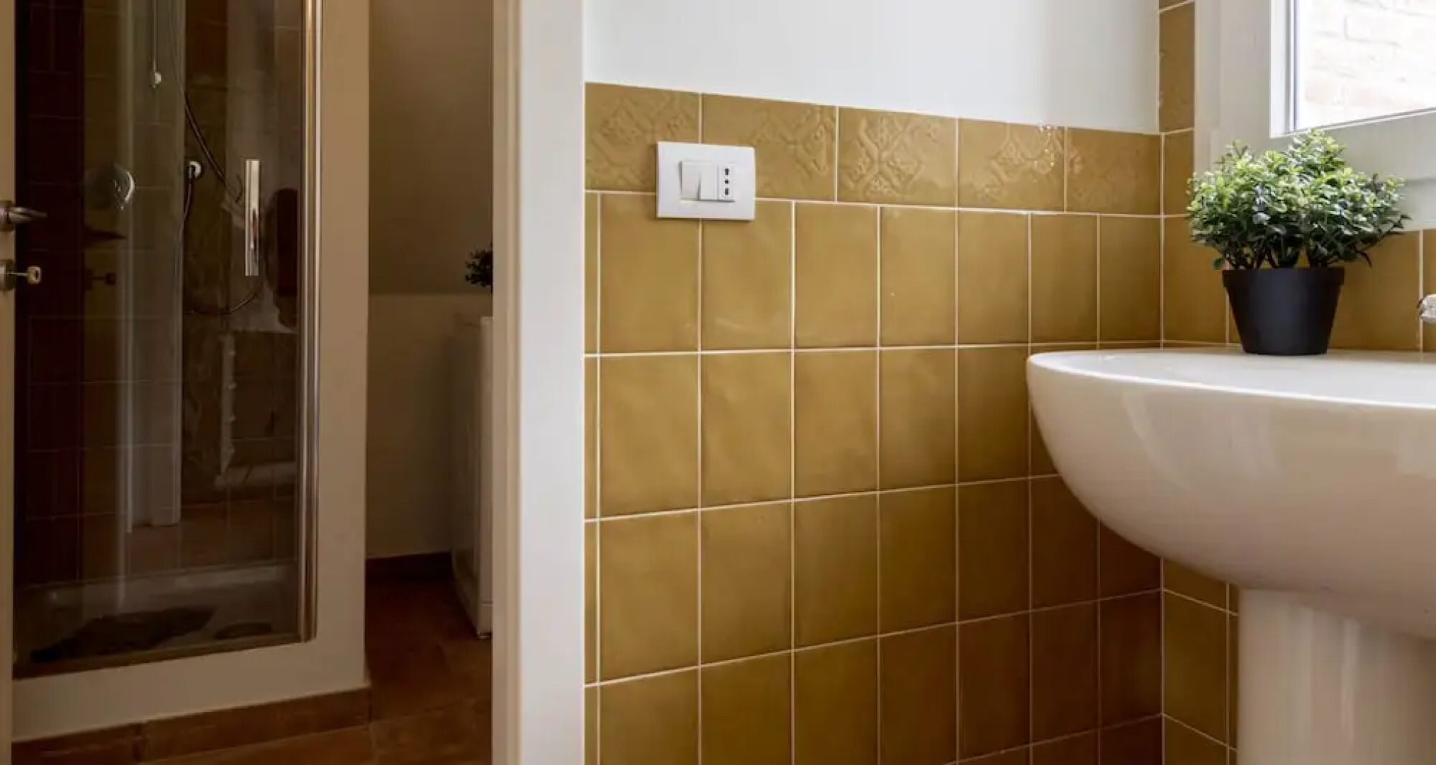 JOIVY Superb Villa For 7 W/Backyard And Bbq Area In Vaccarezza