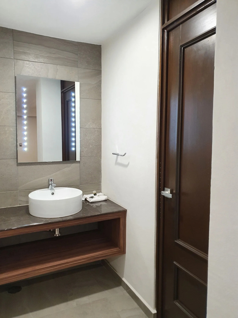 Estanza Hotel & Suites