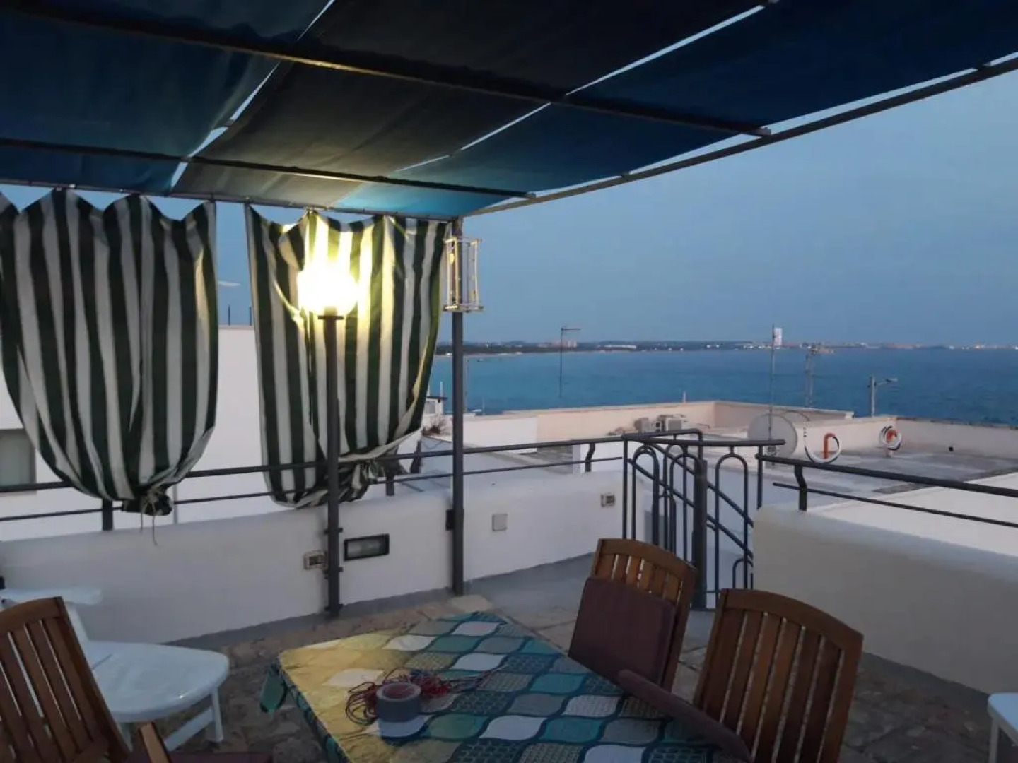 Appartamento rifinito con vista panoramica a 50 mt dal mare