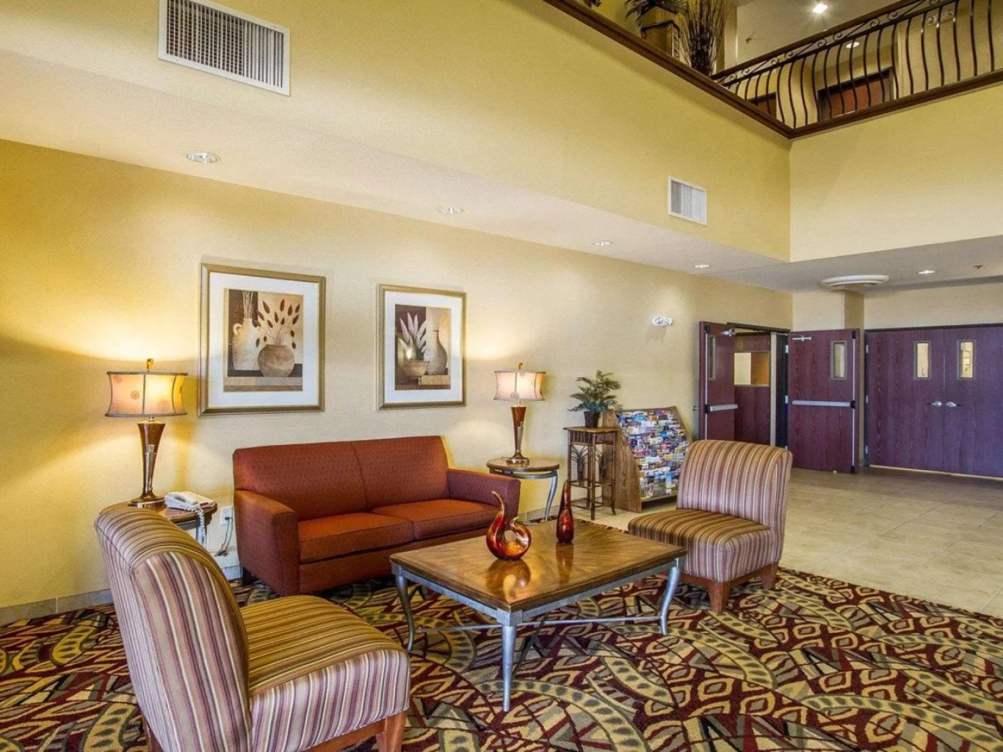 Comfort Suites Glendale - State Farm Stadium Area