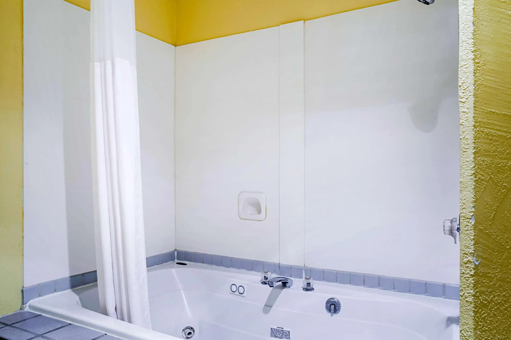 Rodeway Inn & Suites