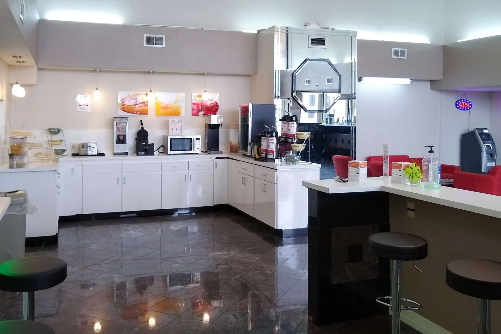 Econo Lodge Inn & Suites West - Energy Corridor