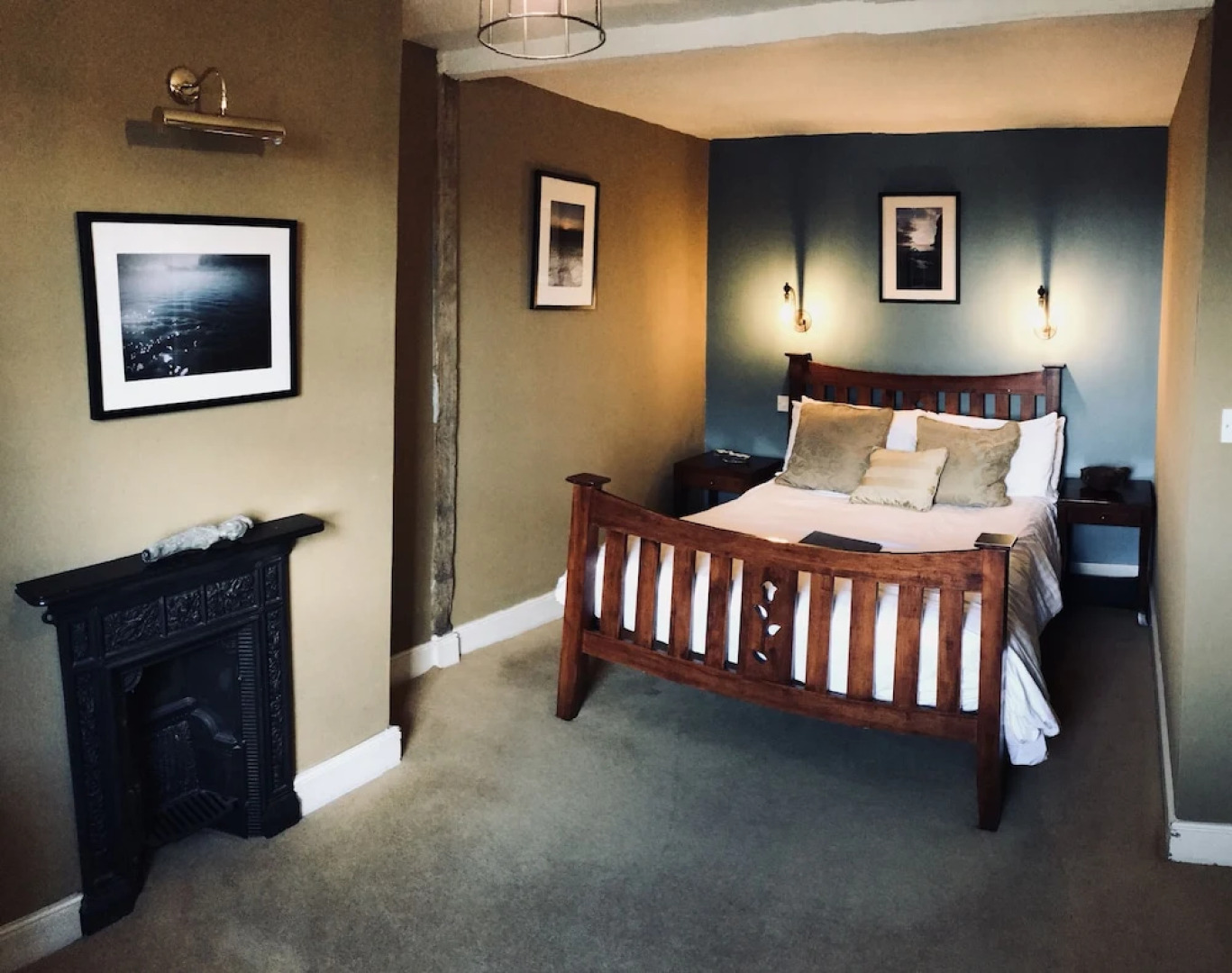 The White Cliffs Hotel