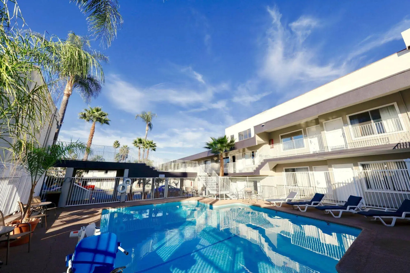 The Sojourn Los Angeles - Sherman Oaks