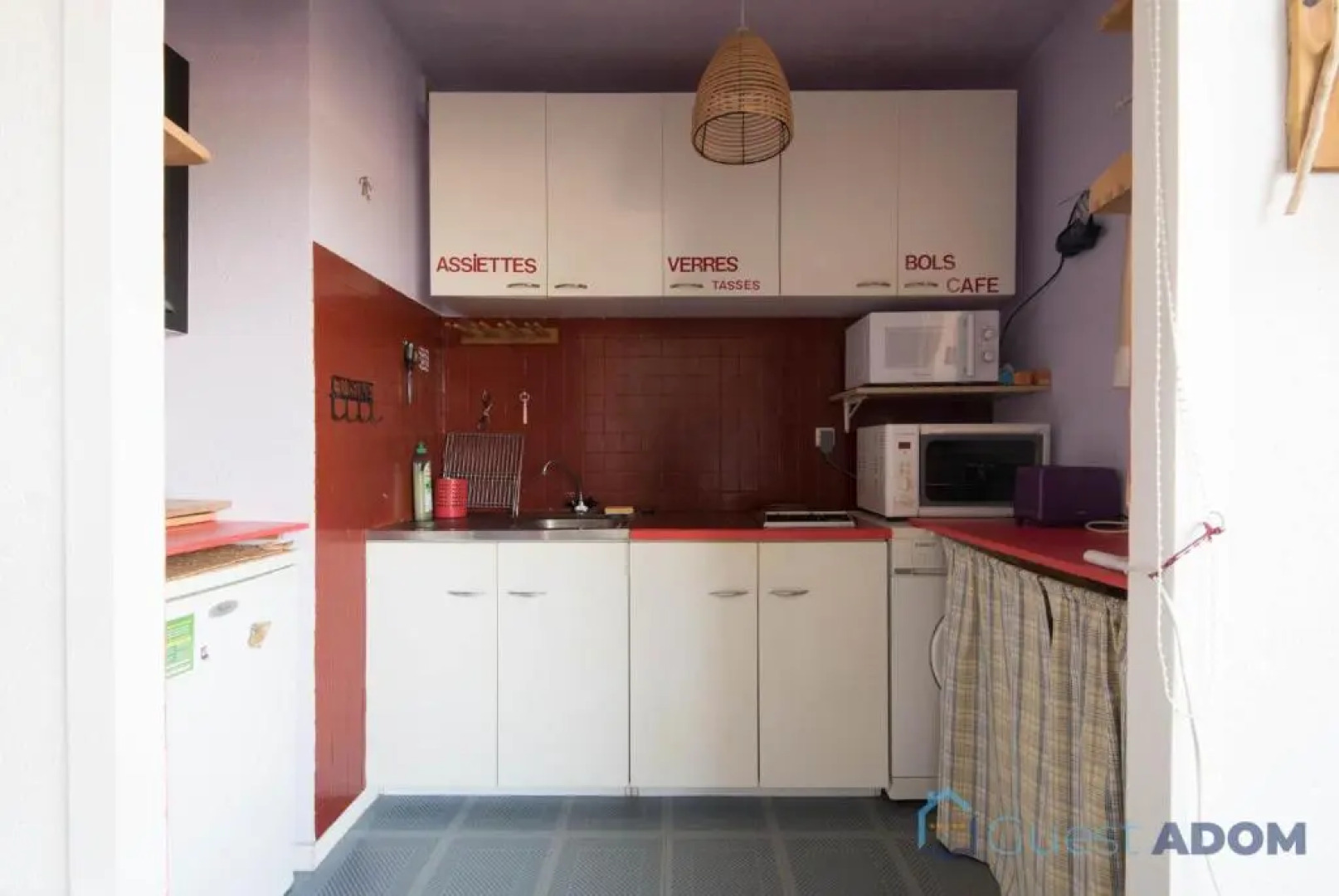 Studio les pieds dans l'eau bord de mer