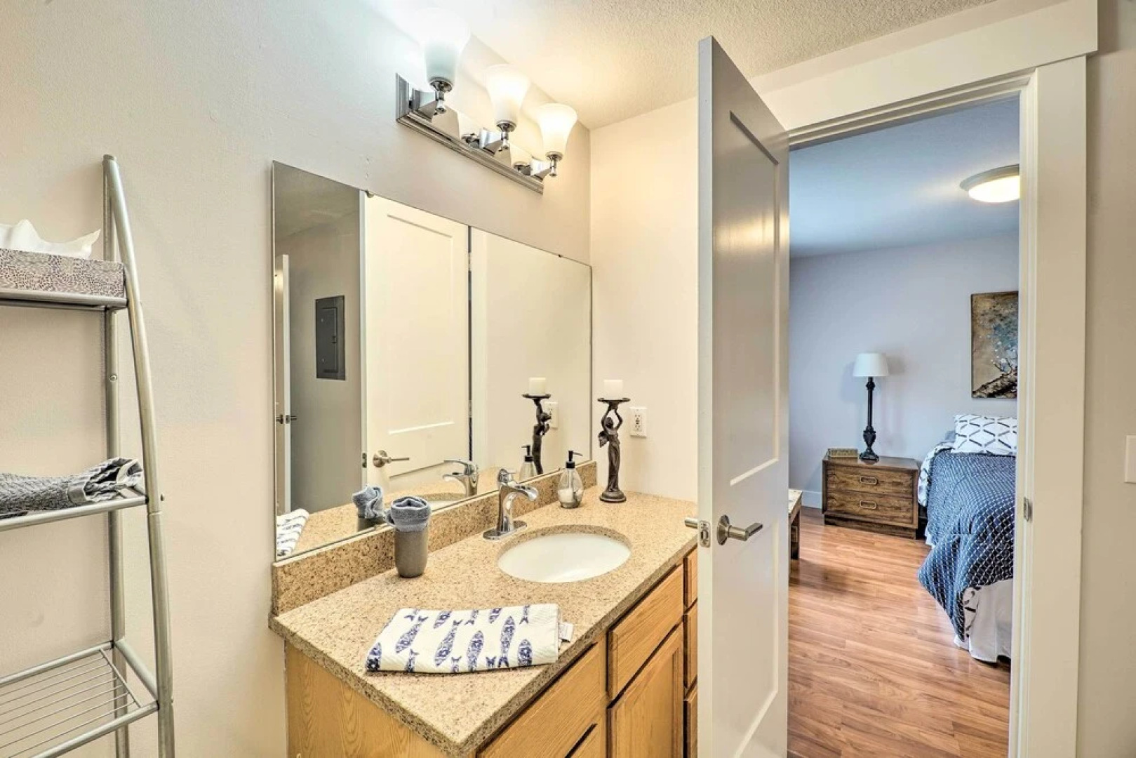 Cute Grand Haven Apartment: Walk Downtown Streets!