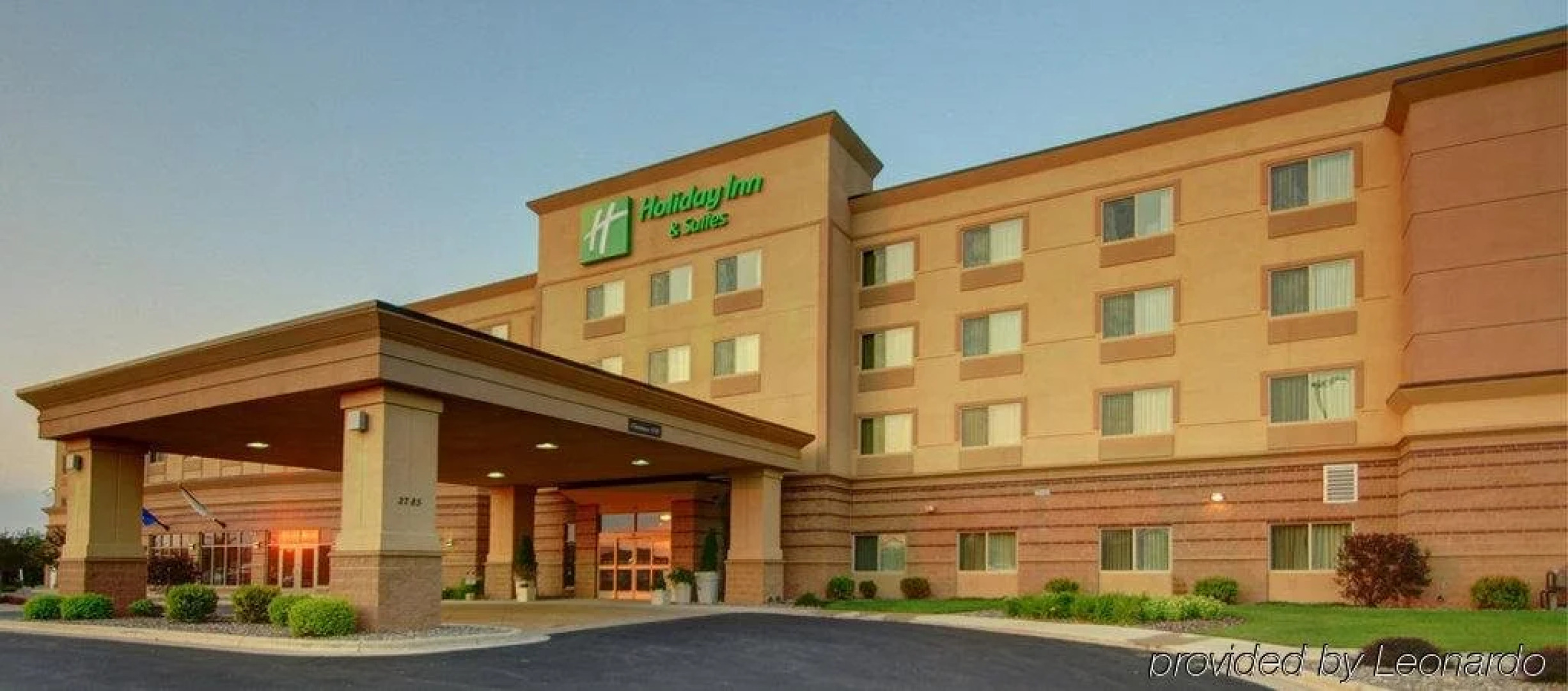 Holiday Inn & Suites Green Bay Stadium by IHG