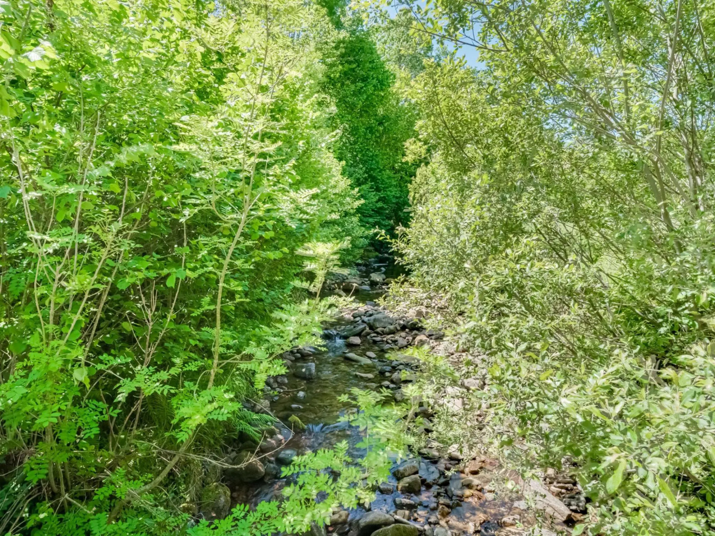 Rustic Holiday Home in Merilla with Valley View