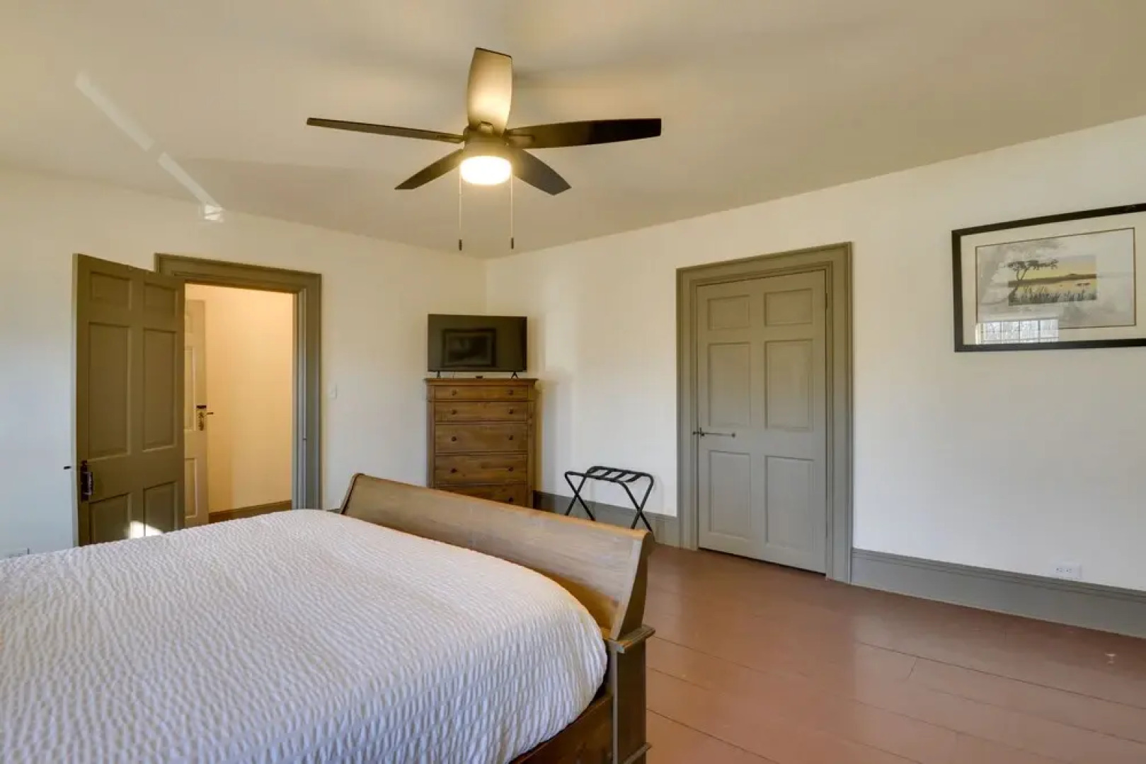 Sackets Harbor Apartment, Walk to Lake Ontario!