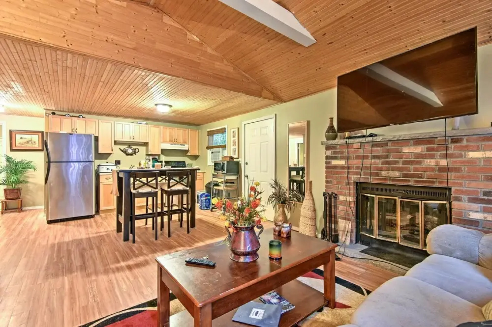Cozy Arrowhead Lake Home w/ Sunroom + Pool Access!