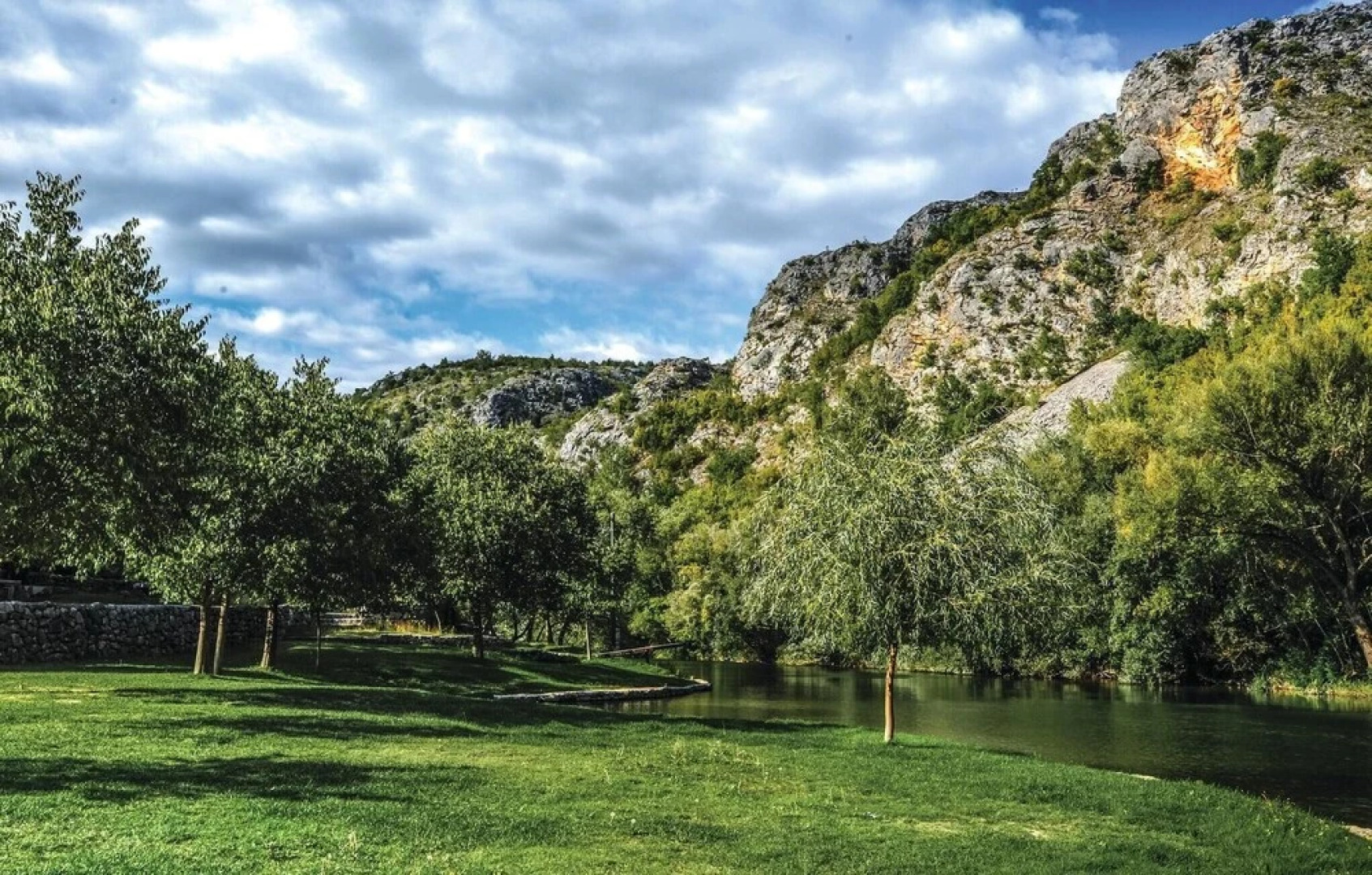 Awesome Home in Blato na Cetini With Wifi and 4 Bedrooms