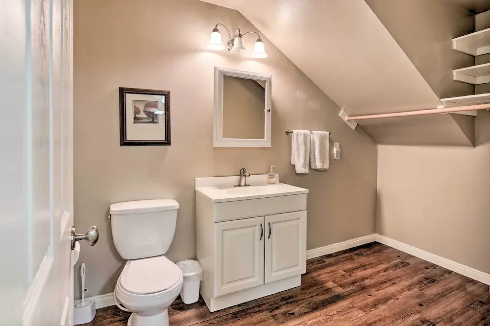 Huge Lake Arrowhead Home w/ 3 Decks & Grill!