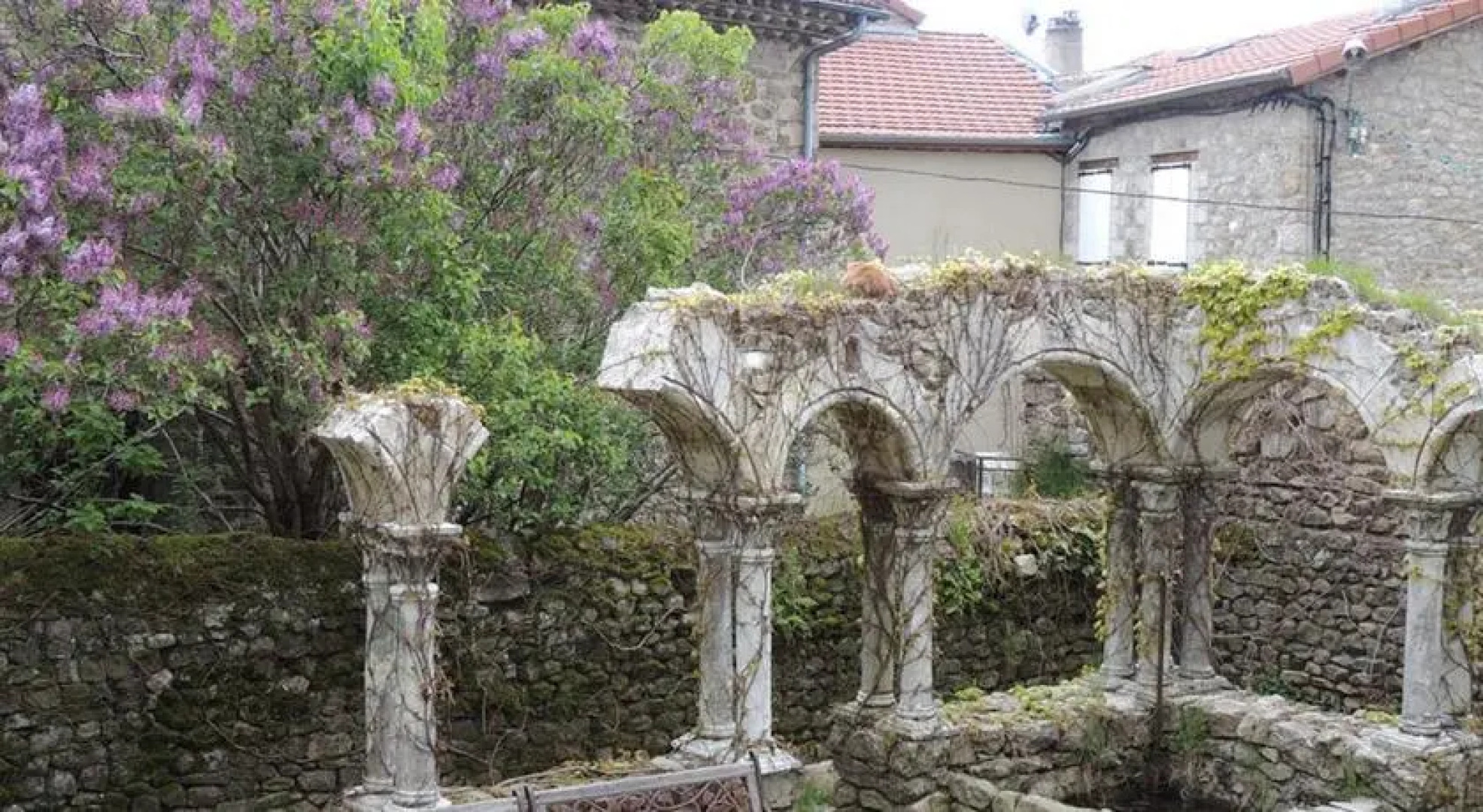 LAncien Couvent de Nozières