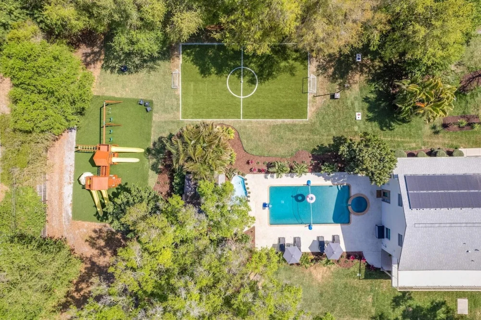 Luxe Largo Retreat: Pool, Games, Basketball & More