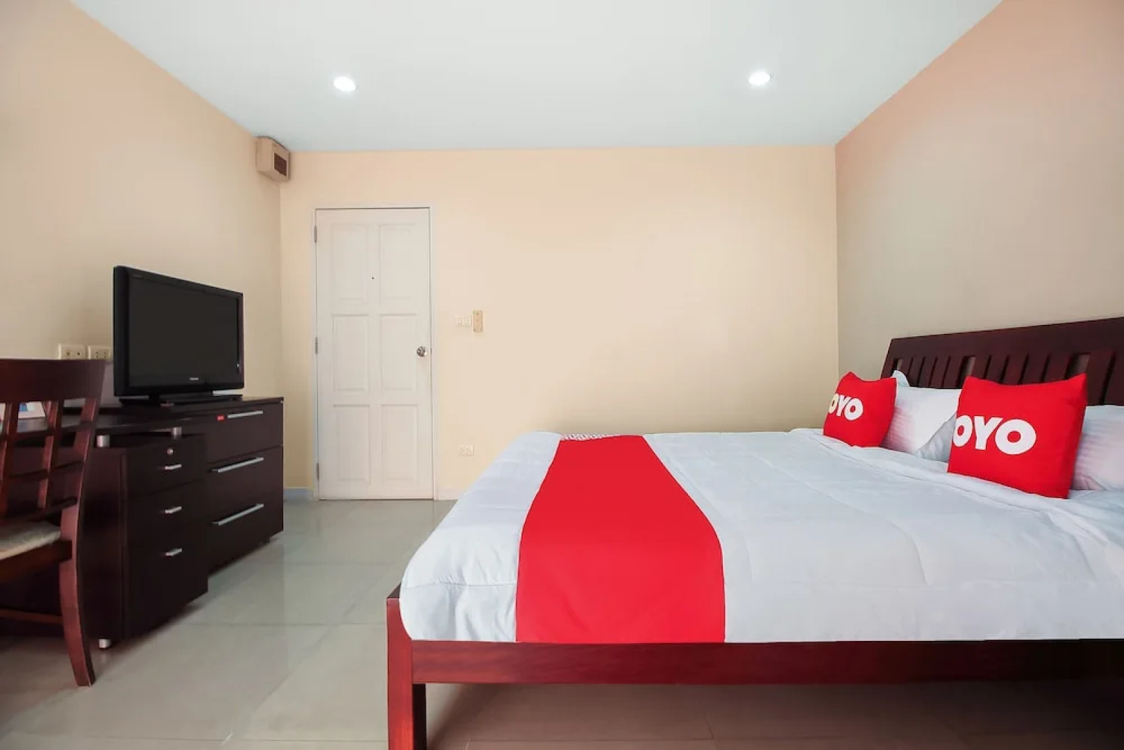 OYO 274 Meesook Residence