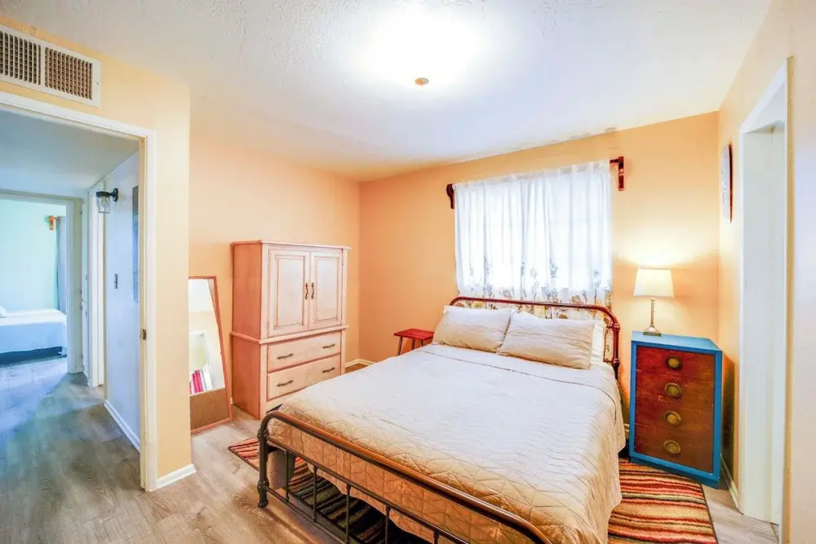 Pet-friendly Cottonwood Home w/ Mountain View!