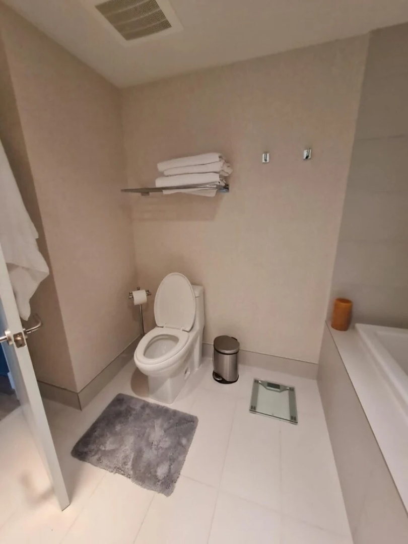 Stunning Bay Front 3 Bed Private Floor Apt 2001 @ BW Resort Miami
