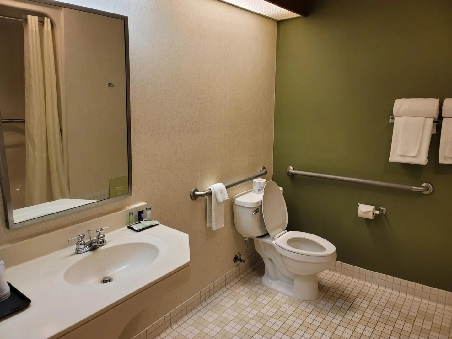 Sleep Inn & Suites Bay View Acme - Travers City
