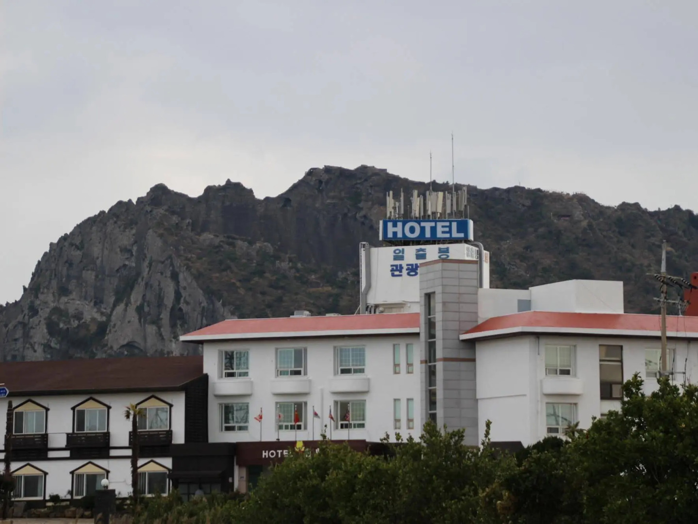 Ilchulbong Hotel