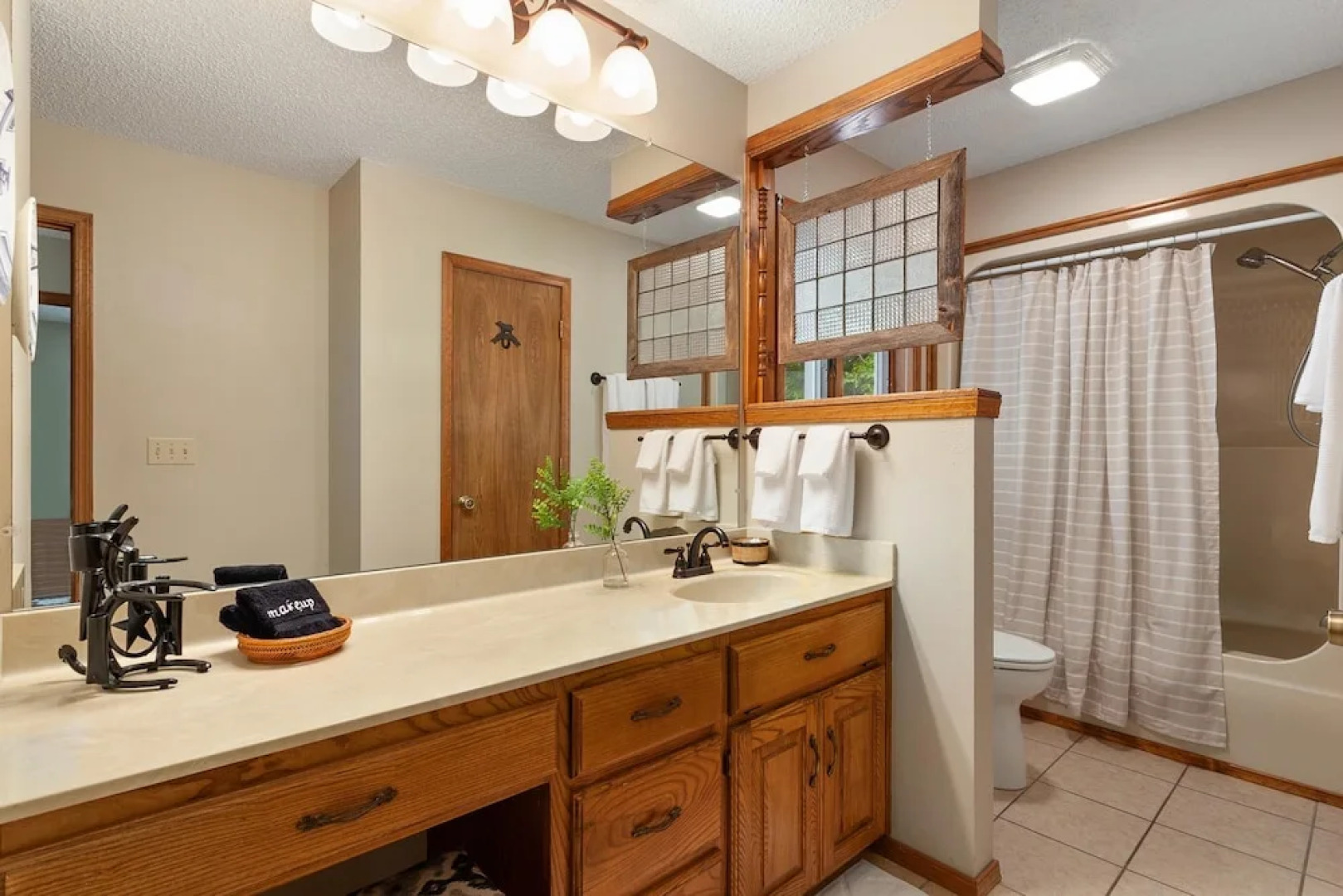 Eagles Landing - Lake House in the Woods