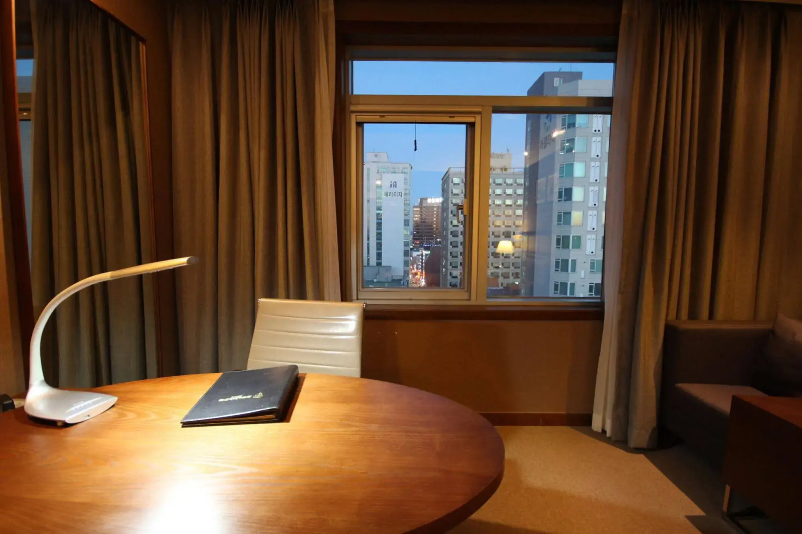 The Central Plaza Hotel