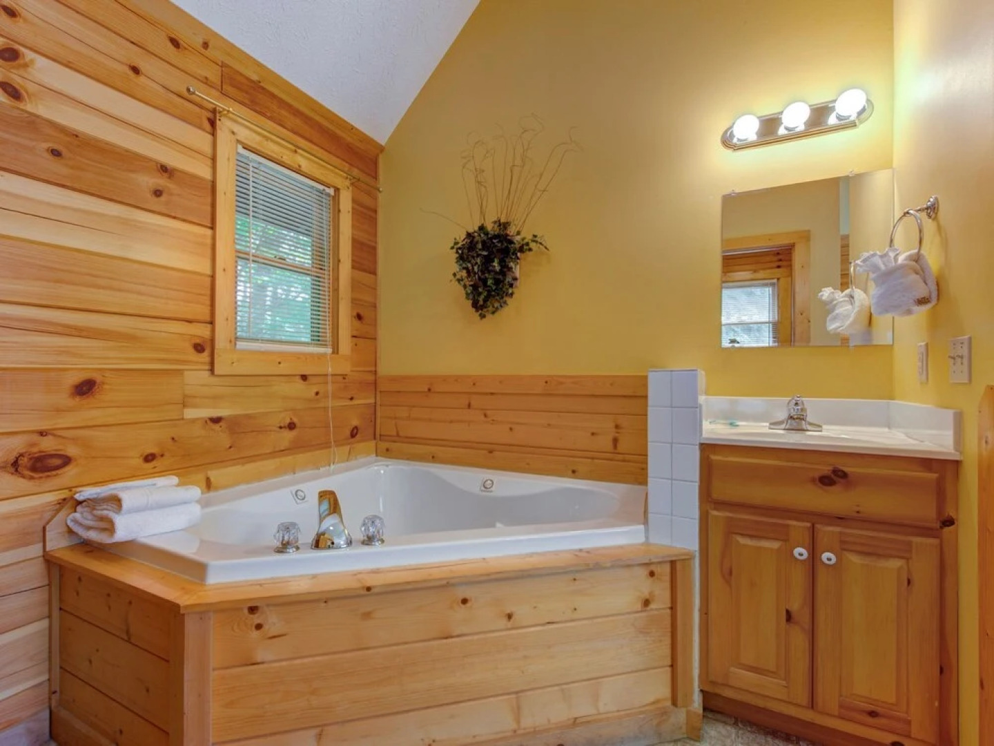 Trails End - Two Bedroom Cabin