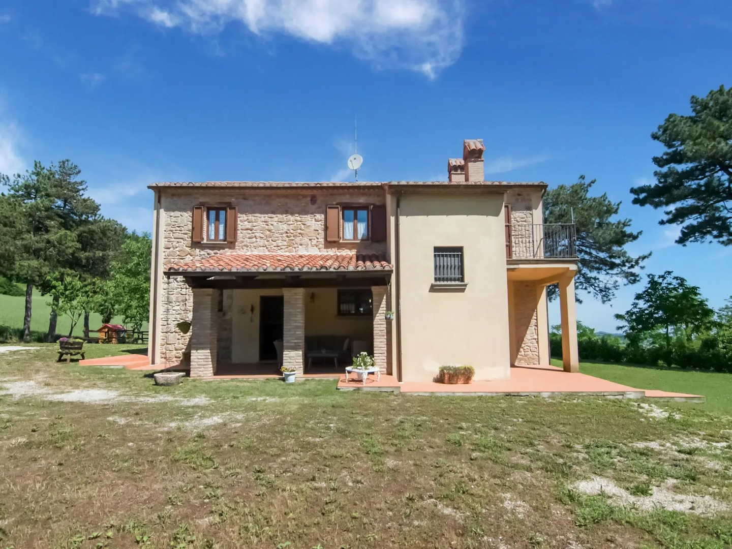 Villa in Tavoleto With Pool