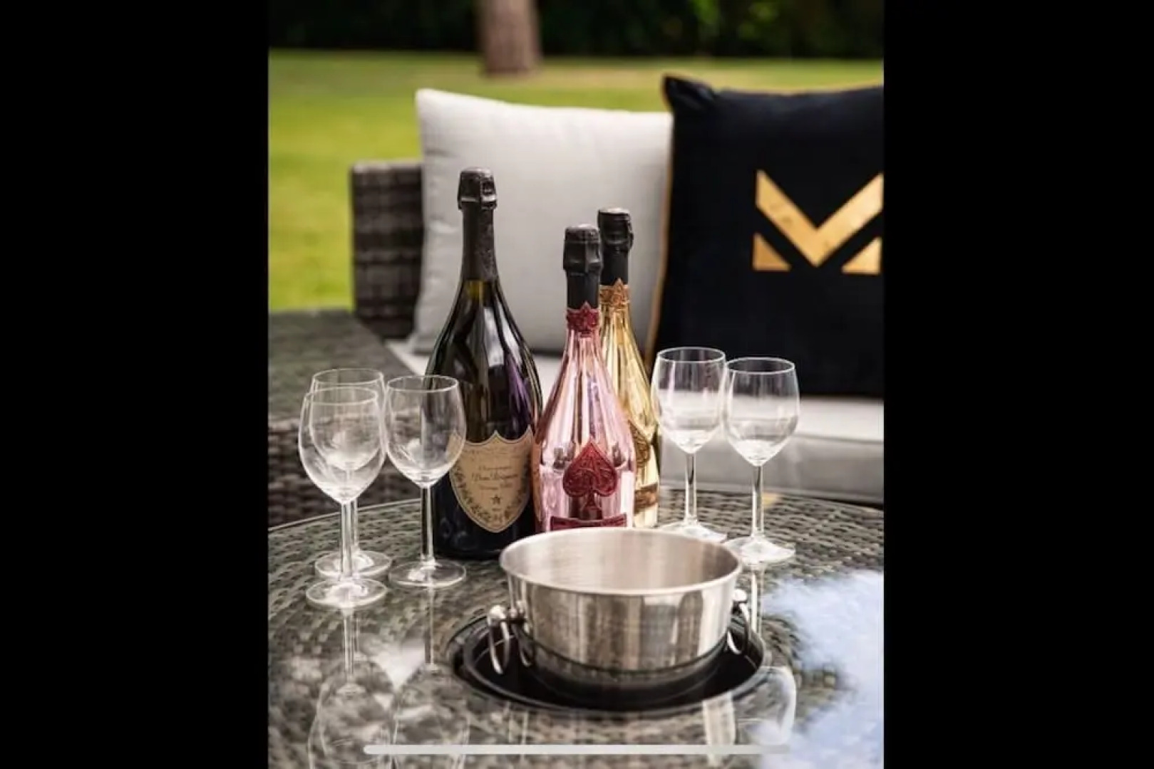 Mono Luxe Villa in Newcastle Upon Tyne