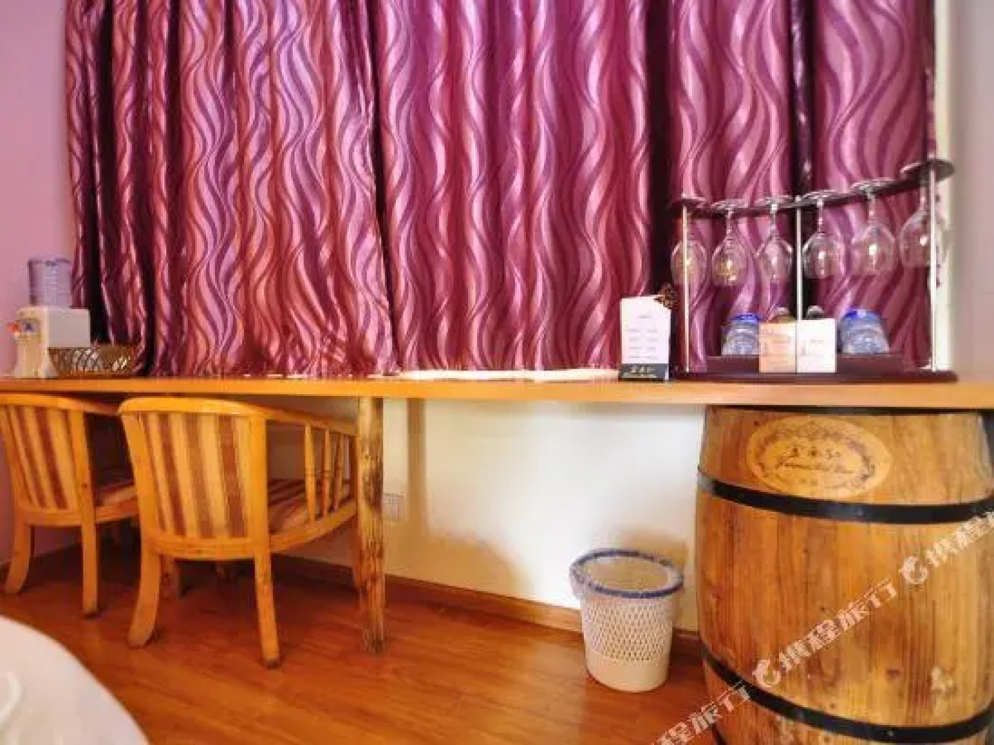 Red Chateau Youth Hostel