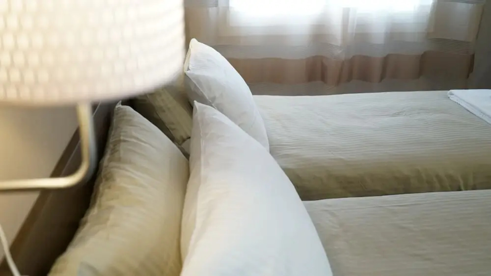 The White Building - [ROOMS]