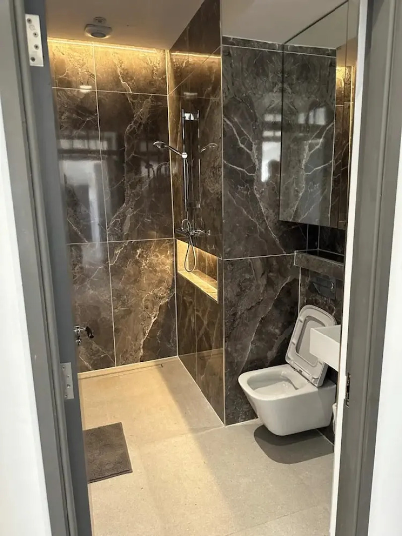 Captivating 5-bed Apartment Near Sion Mills