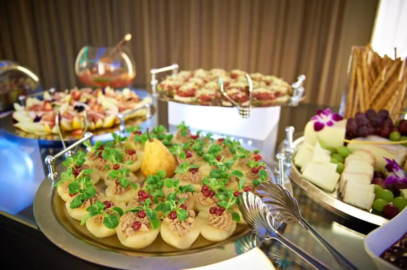 Velvet Hotel & Restaurant