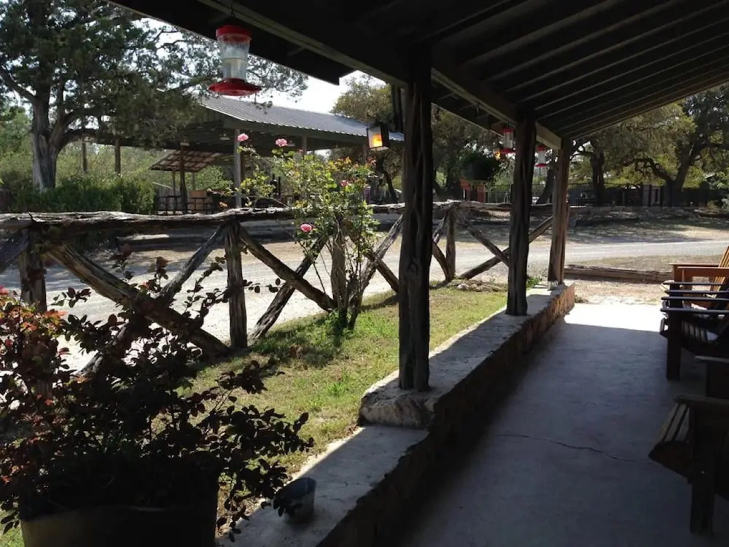 The Historic Leakey Inn