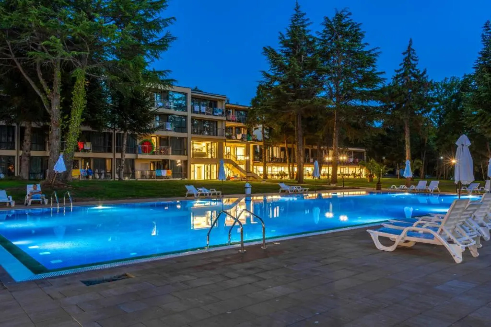 Queen Nelly Hotel Park