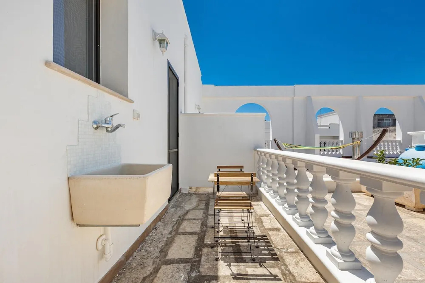 2446 Palazzo Montagna - Mono by Barbarhouse