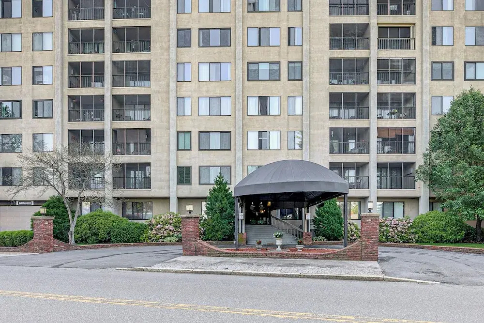 1 Mi to Millyard District: Unit w/ Furnished Porch