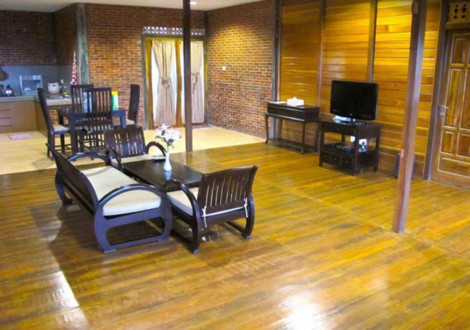 Jambuluwuk  Convention Hall & Resort Batu