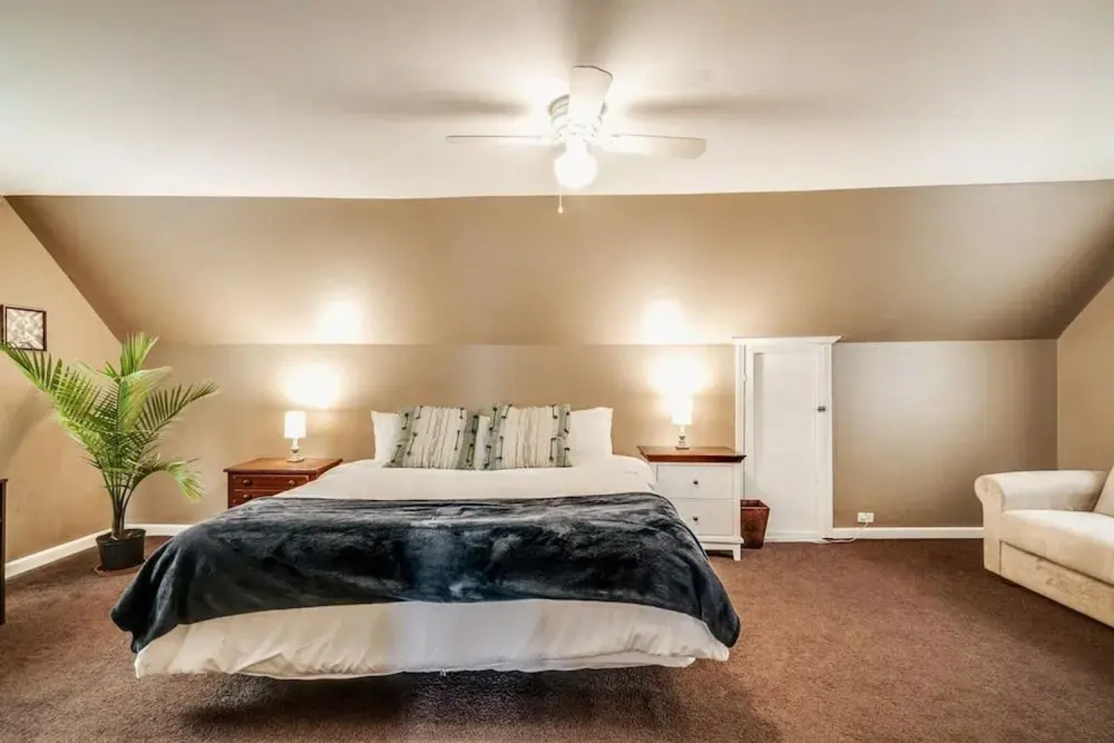 Shiny and Comfortable Oakland House 3 car Driveway