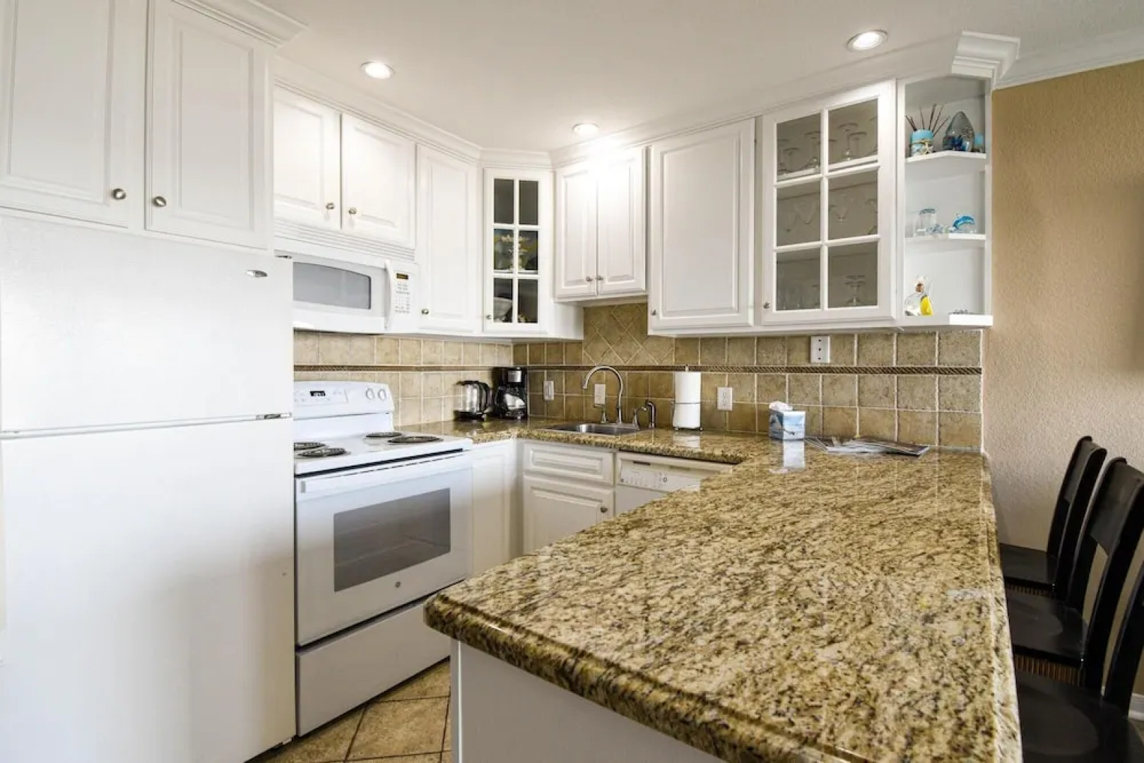 Seascape 2216 Hotel Room