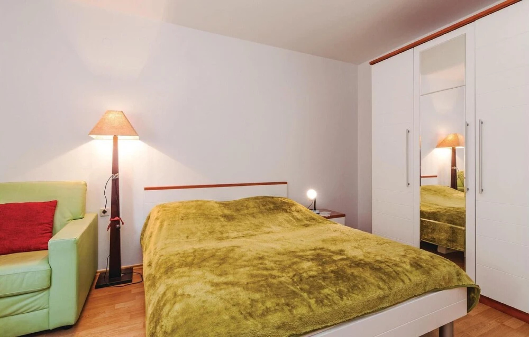 Amazing Apartment in Turanj With 2 Bedrooms and Wifi