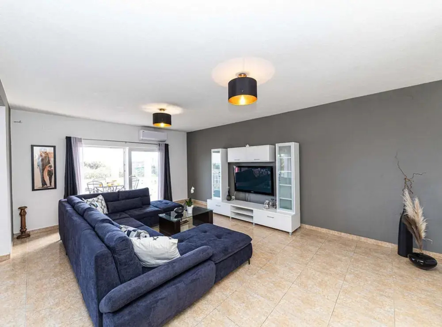 Exquisite Spacious Villa Bufaline With Pool and Gym