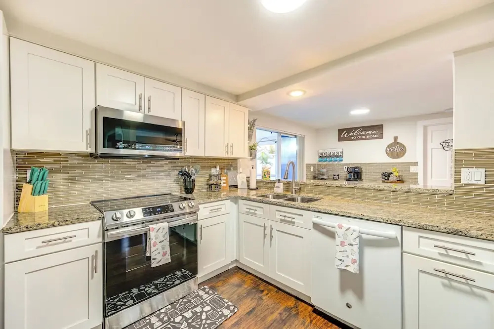 Holiday Oasis w/ Heated Pool: Near Gulf Beaches!