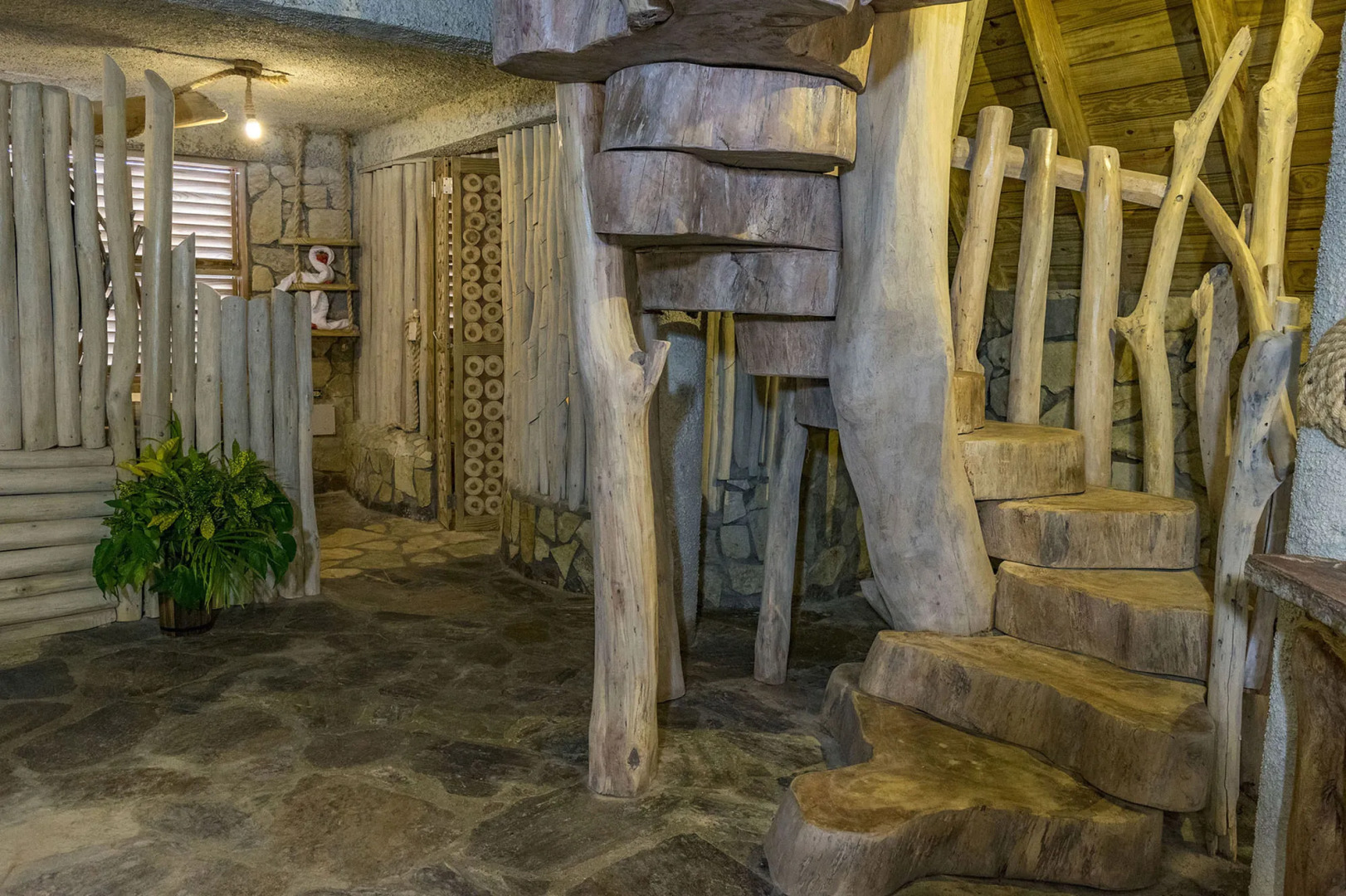 CHALET TROPICAL Hotel & Restaurant-Pizzeria