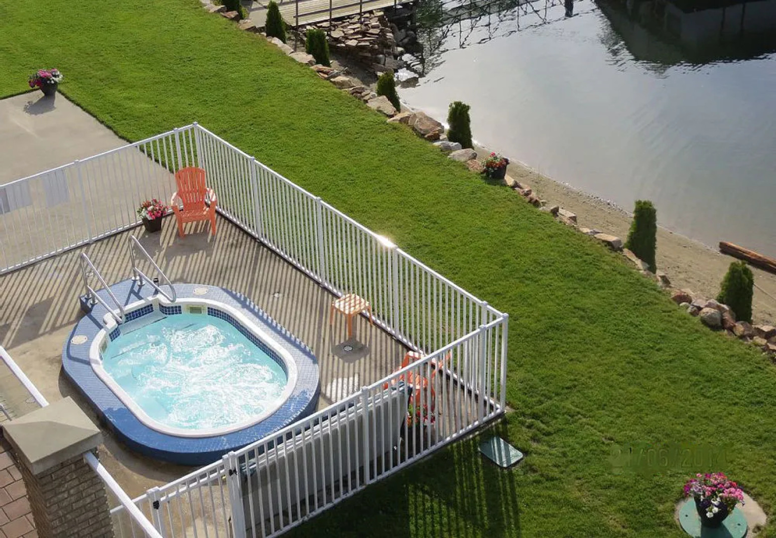 Kaslo Bay Condominium