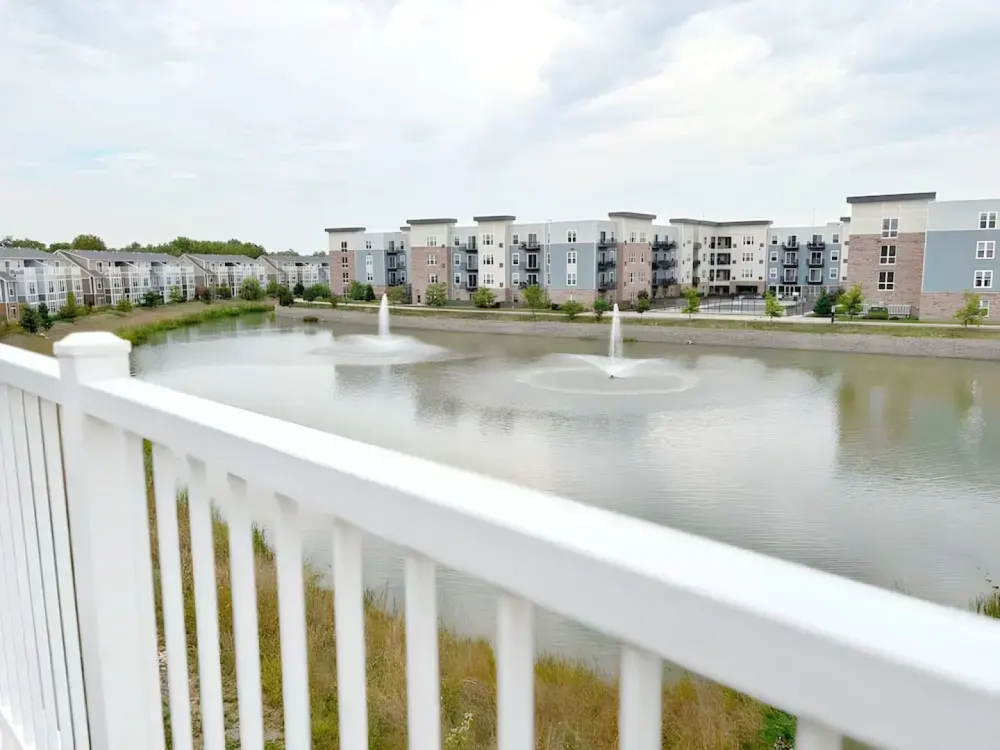 Modern 4BR with Parking - WV rep 4